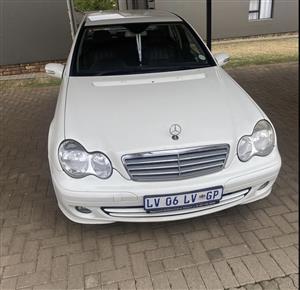 Mercedes Benz C180