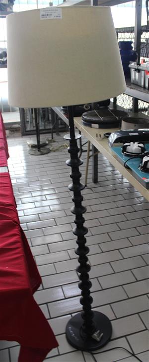 BLACK FLOOR LAMP S06