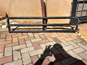 Cattle rail gate