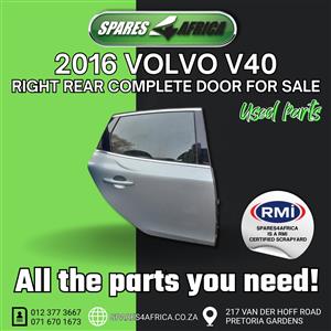 2016 VOLVO V40 RIGHT REAR COMPLETE DOOR – USED