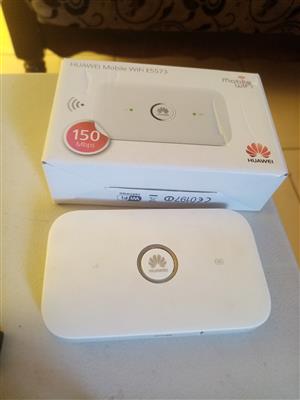 Huawei E5573 portable wifi router