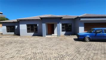 House Rental Monthly in The Orchards