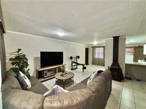 2 Bedroom Townhouse for Sale in Vanderbijlpark SE 3