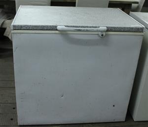 WHITE DEFY 270L CHEST FREEZER (S067698A)