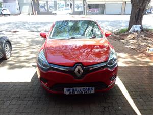 2019 RENAULT CLIO 900T MANUAL  RED COLOR  PETROL 74.000KM