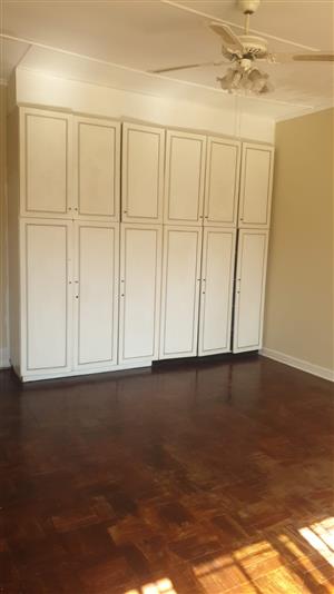 Spacious bedroom to let / rent in Savoy Estate