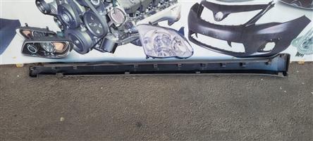 2023 VW T-CROSS SIDE SKIRT RIGHT SIDE FOR SALE. IN EXCELLENT CONDITION