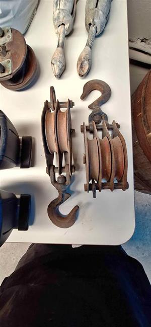 Pulley block and tackle