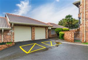 Spacious 3-Bedroom Corner Unit with Large Garden