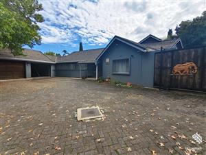 Spacious Family Home with Entertainment Areas in a Sought-After Neighbourhood