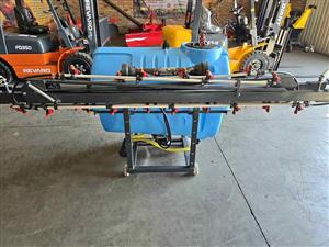 New Giant boomsprayers for sale at Mad Farmer SA