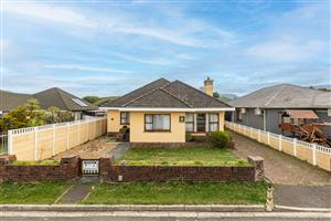 House For Sale in Plumstead