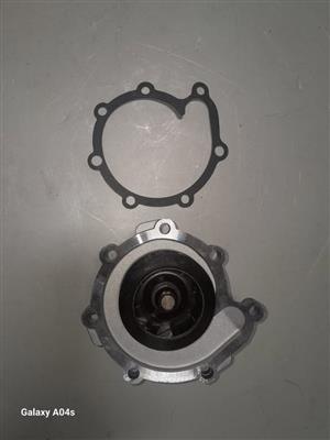 MAHINDRA KUV 300 WATER PUMP FOR SALE
