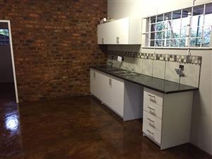 Een slaapkamer tuinwoonstel te huur in Mountainview