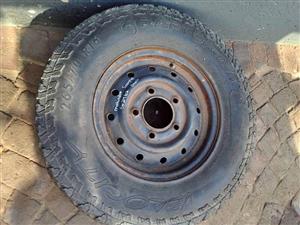 2014 up Mahindra Scorpio mHawk pickup rim n tyer size 16 inche for sale