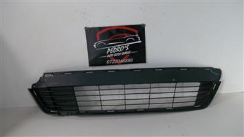 Toyota Yaris '11-'14 front bumper lower grille