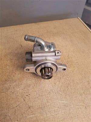 TOYOTA HILUX OR QUANTUM D4D POWER STEERING PUMP FORSALE
