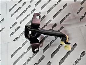NEW MERCEDES W639 SLIDING DOOR ROLLER – LEFT SIDE