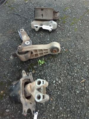 Opel corsa gamma engine and gearbox mountain