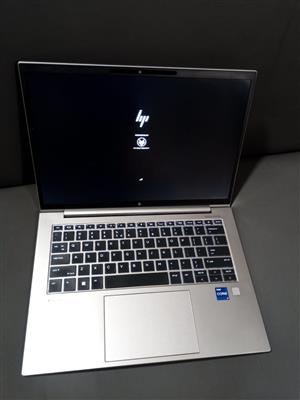 Hp Zbook firefly G10 core i7 13th generation 256ssd 16GB 14inch FHD Display back