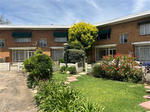 Townhouse For Sale in Parkdene