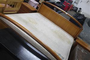 KING SIZE SLEIGH BED S057534B