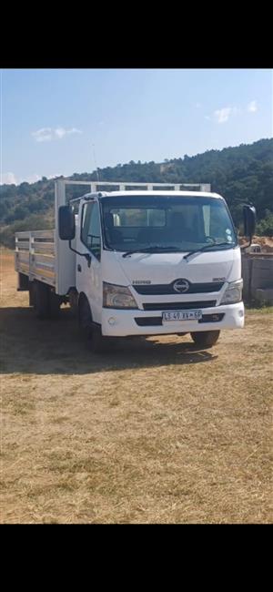 2017 Hino 500 Dropside