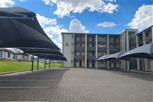 Cozy 3rd Floor 2Bed 1 Bath 1 Covered Apartment in Secure Well Maintained Complex - Fleurhof Ext 19