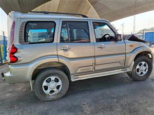 Mahindra scorpio suv STRIPPING FOR SPARES Call or whatsapp 
