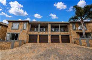Townhouse For Sale in Wilgeheuwel