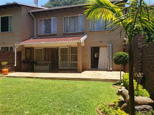 PROPERTY FOR SALE IN SA  Duplex Flat for sale in Sandton SA    (next to Sandton 