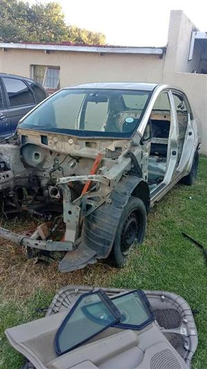 NISSAN TIIDA STRIPPING low price