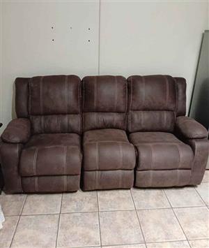 SELLING MY RECLINING LOUNGE SET 