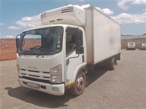 2013 Isuzu 5 Ton Reefer Refrigerated truck  NQR 500 for sale 