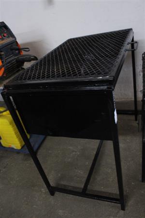 BLACK BRAAI STAND(S066538A)