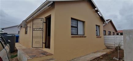 Discover warmth and comfort in this inviting 3 bedroom house