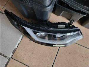 Landrover discovery 5 2024 right headlight