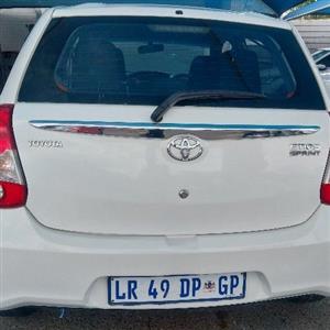 Toyota etios 1.5 hatchback 