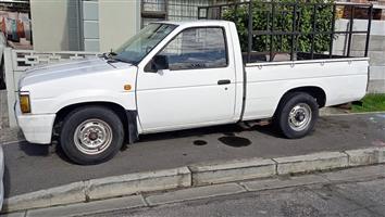 Nissan hardbody 2.0 petrol carb  lwb very good runner license and papers in order