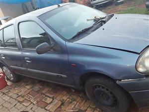 Renault clio 1 stripping for spares