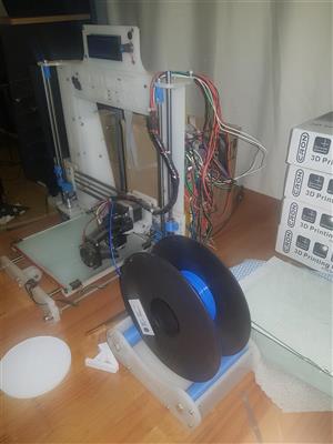 3D Printer For Sale with alot extra 