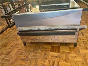 Gas pizza oven2x30cm bake time 7mins, profit R1000 per/hour