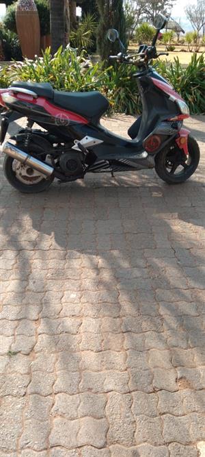 200cc Scooter