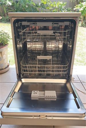 Samsung Dishwasher DW60M 14place setting, Silver, 
