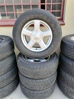 Isuzu 17(WITH USED TYRES)