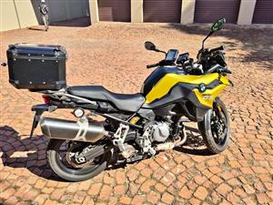 2020 BMW GS 750 semi auto with top box
