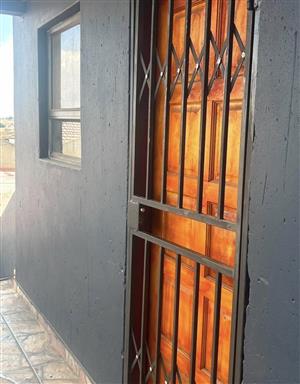 Spacious room available to rent in Dobsonville (Soweto)