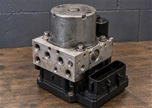  VOLVO V40 ABS PUMP