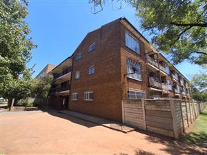 Spacious 1 bedroom flat with private back yard. Well Maintained and ready to move in.