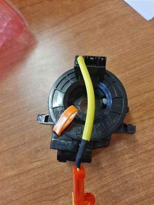 TOYOTA HILUX D4D STEERING WHEEL SLIPERING BUTTON TYPE. FOR VARIOUS OTHER CAR